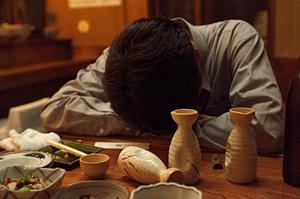 幕張本郷駅近くの居酒屋「酒場食堂V」：炭火焼と新鮮魚介を楽しめる絶品グルメスポット